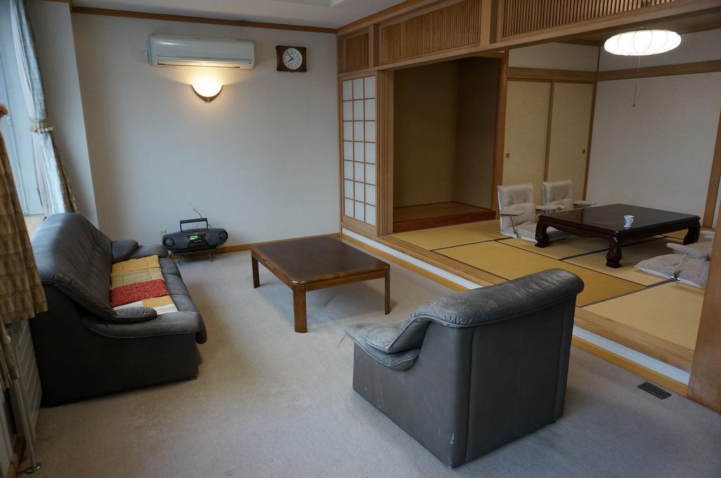 Otaru Ekimae Guest House Ito Екстериор снимка